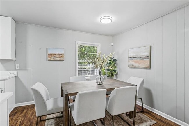 Photo - 3036 Will Rogers Pl SE