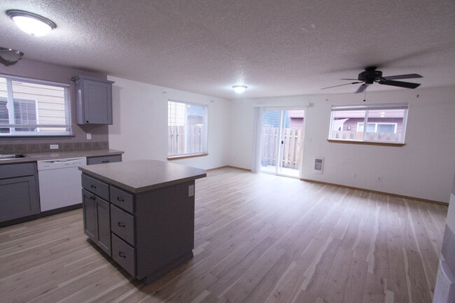 Photo - 455 Donna Dr