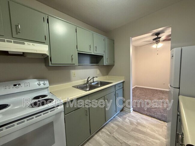 1827 Payne St Unit 9