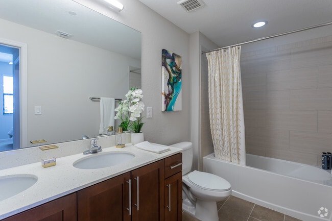 2BD, 2BA - 1099 SF