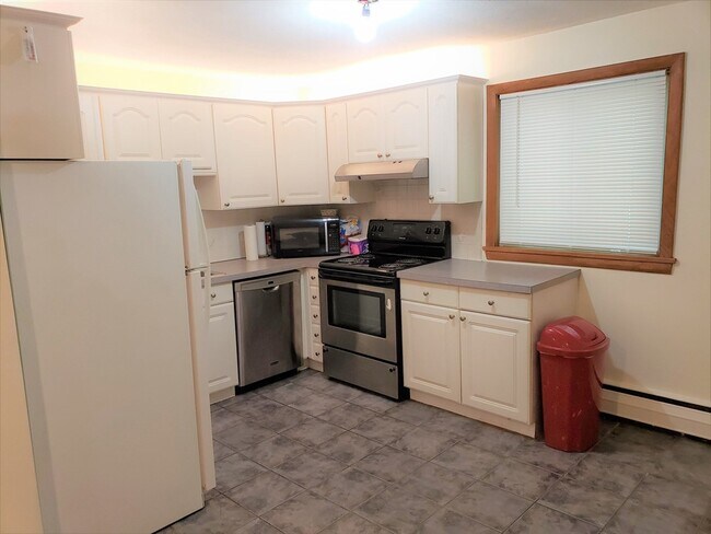 Photo - 33 Jacqueline Rd Unit A