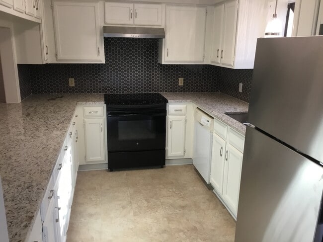 Kitchen - 9991 Smugglers Cove