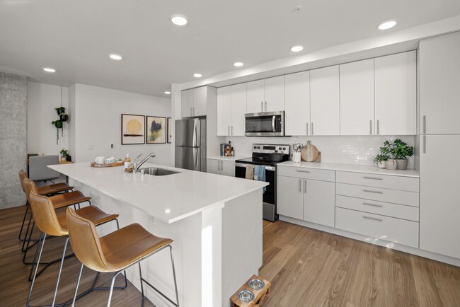 Building Photo - Riverfront Everett Rental