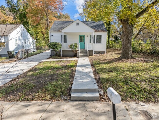 Building Photo - Freshly Renovated Adorable 2 Bedroom 1 Bat... Rental