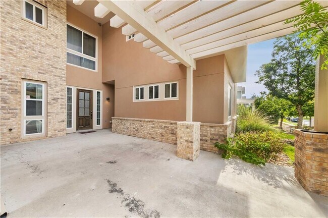 Photo - 2016 Simond Ave Unit Apartment D