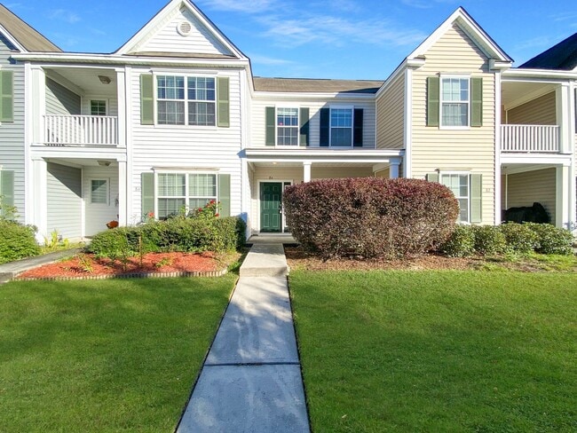 Two Bedroom Townhome in Godley Park with m... - Two Bedroom Townhome in Godley Park with m...