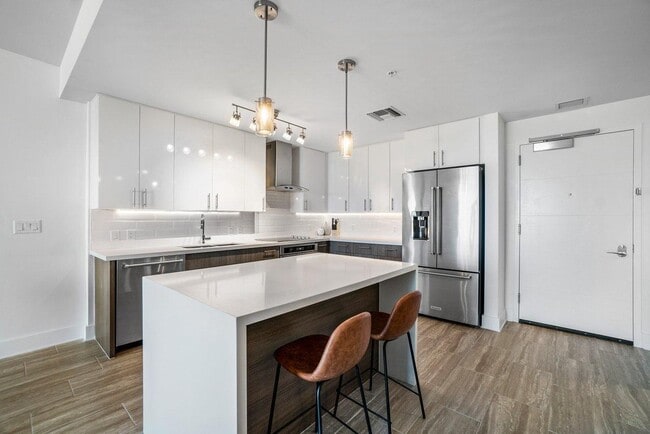 Photo - 236 SE 5th Ave Unit 303