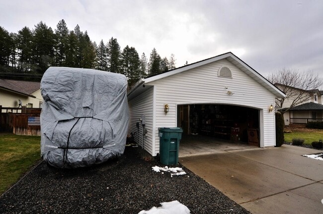 Photo - Hayden Rancher with RV parking