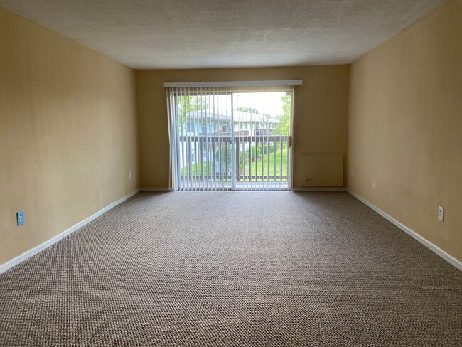 Photo - 2 Bed 1 Bath Condo | Pet Friendly | Washer...