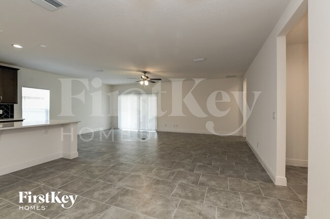 Photo - 705 Blackstone St