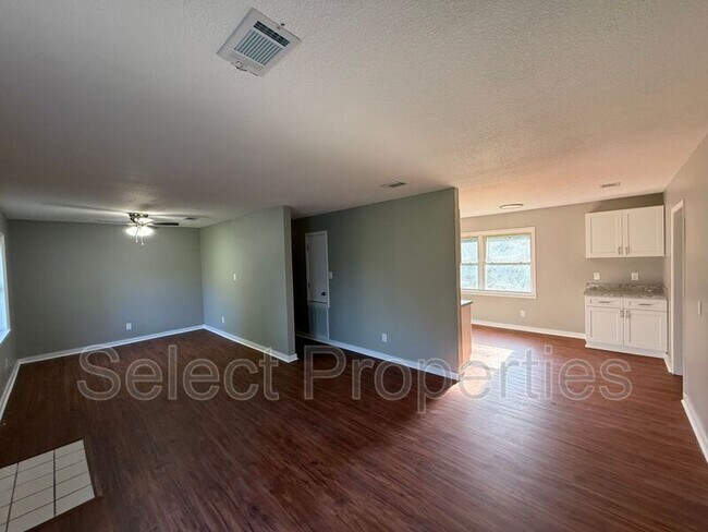 Photo - 722 Kitchen St
