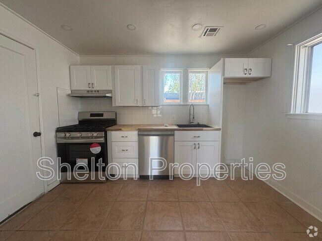 Building Photo - 2047 E Virginia Ave Unit 2 (casita) Rental