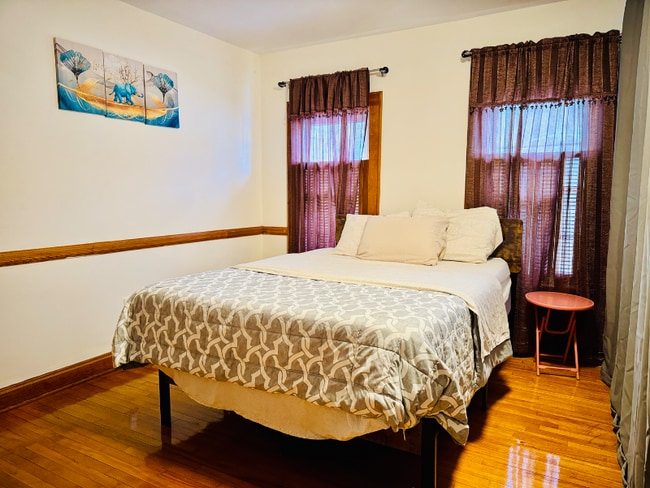 Photo - 170 White St