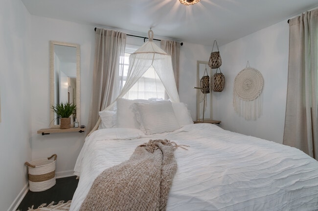 Photo - 101 Carnavon Pky Unidad B