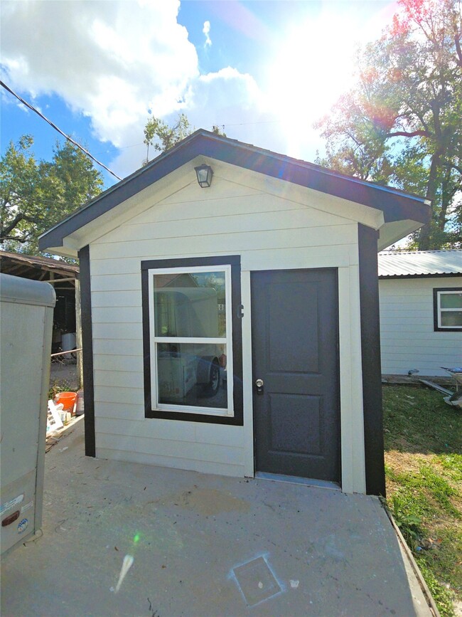 Photo - 9010 Linda Vista Rd