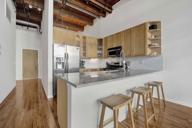 Photo - 525 W Superior St Unidad 322