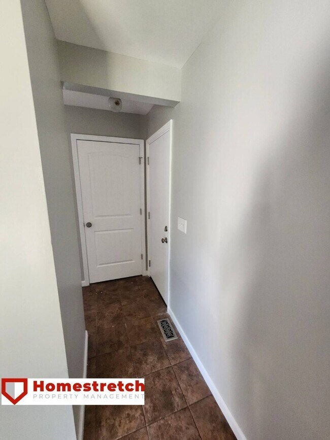 Beautiful 3 Bedroom 1.5 Bath Home Coming A... House Rental in St