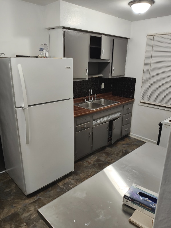 Building Photo - 216 E Bruce Ave