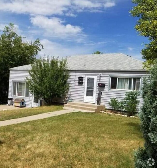 Building Photo - #A - CANBY & 12th Rental