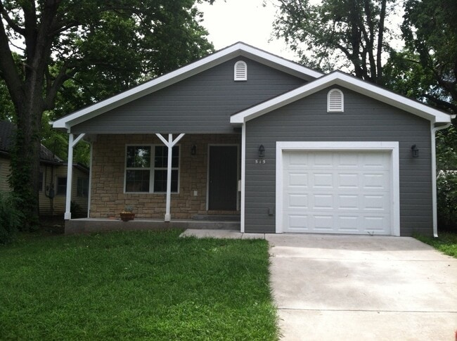 Building Photo - 515 W 3rd St