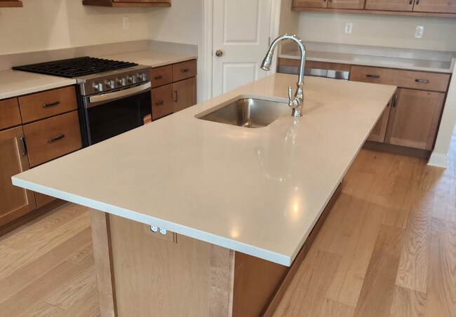 Photo - 328 Foxtail Ln