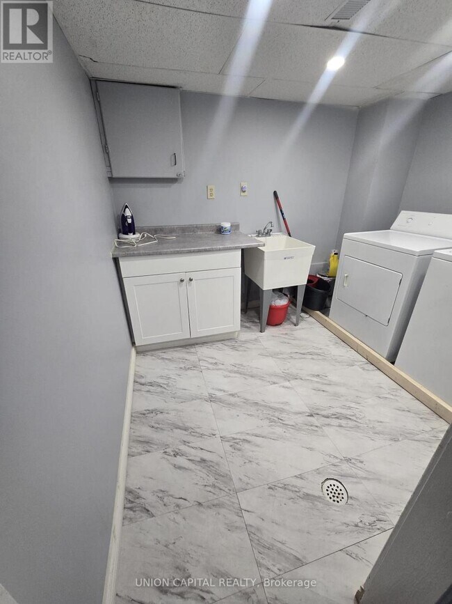 Photo - 71 Osterhout Pl