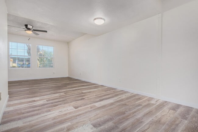 Photo - 1029 E Bendix Dr