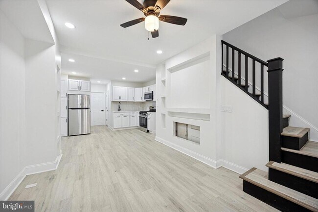 Photo - 3241 N Etting St