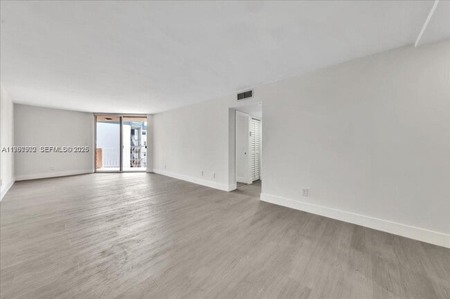 Photo - 1750 W 46th St Unit 433