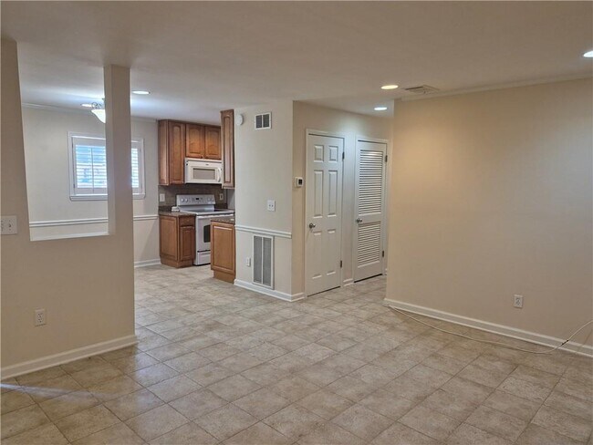 Photo - 49 Monet Ct NW