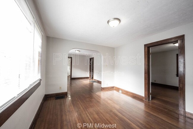 Photo - 4850 Hillside Ave