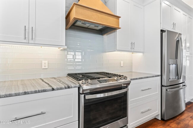 Photo - 95-99 Bay Ave