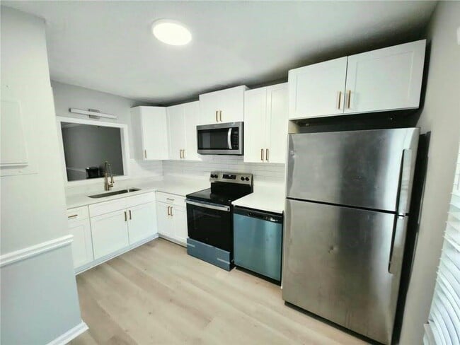 1221 Oak Forest Ct SW
