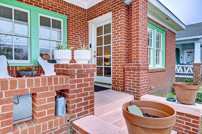 Photo - 3715 Avenue S 1/2