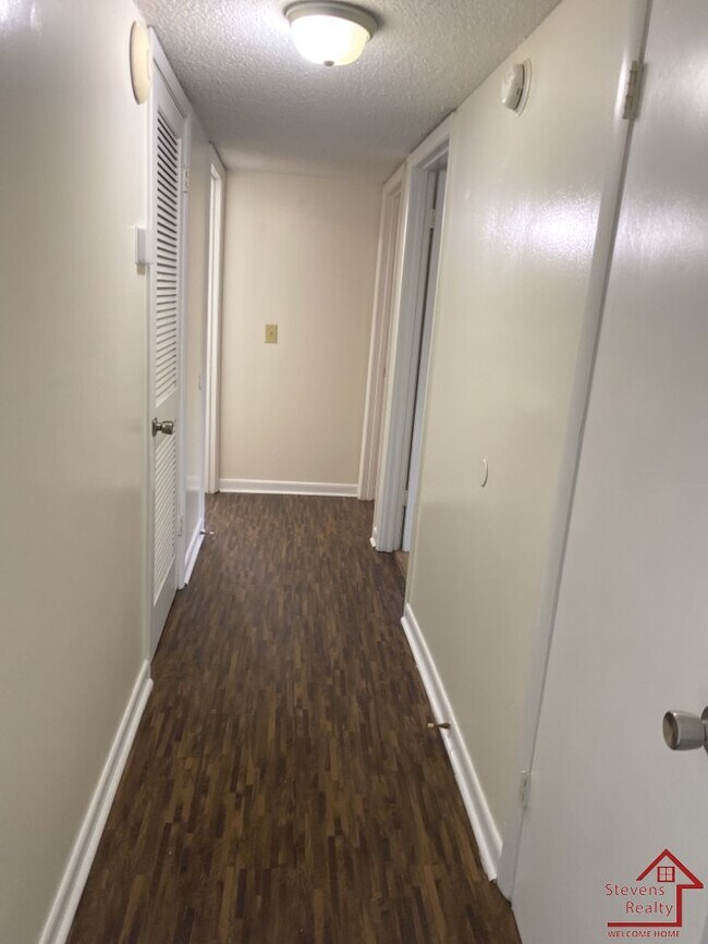 Photo - 235 Vinewood Rd Unidad D7