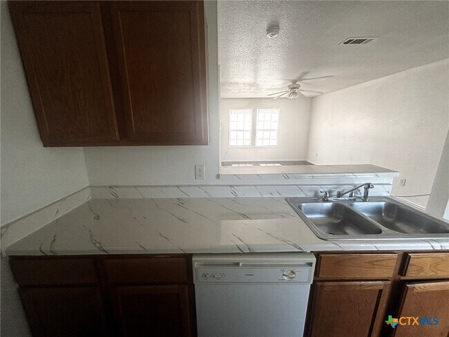 Photo - 5709 Redstone Dr