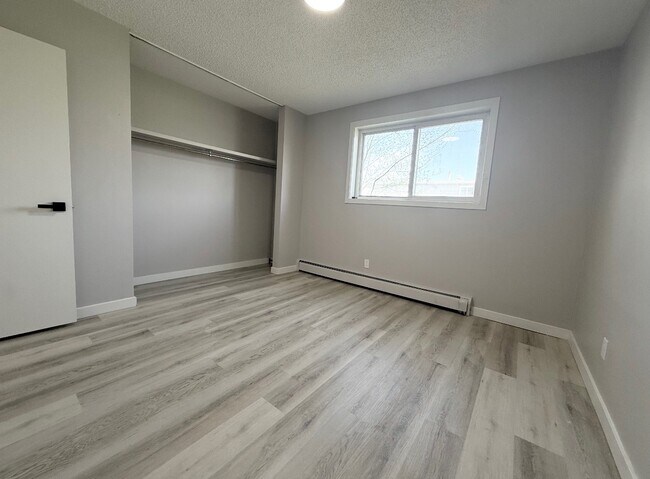 Photo - 2 Bed 1 Bath Unit in Edmonton, AB Unit 102
