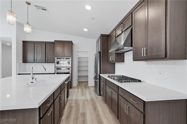 Photo - 9958 Valley St