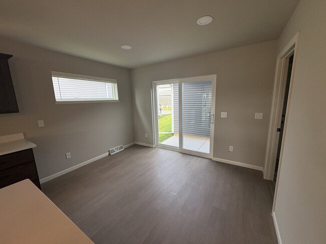 Photo - 1598 Star Light Dr