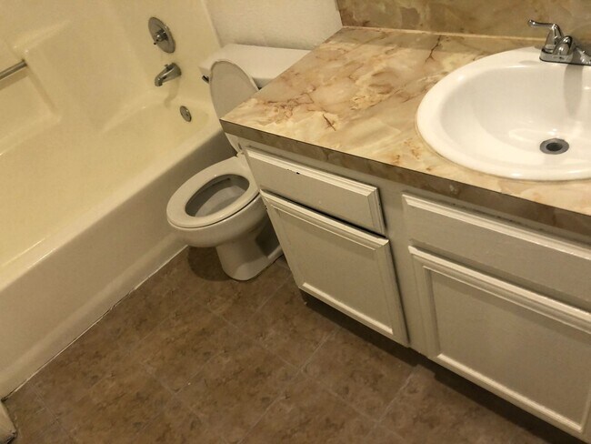 Photo - Trinity Meadows 1107/2103 Unidad 2103