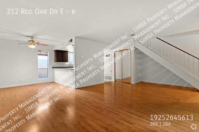 Building Photo - 212 Red Oak Dr E Rental