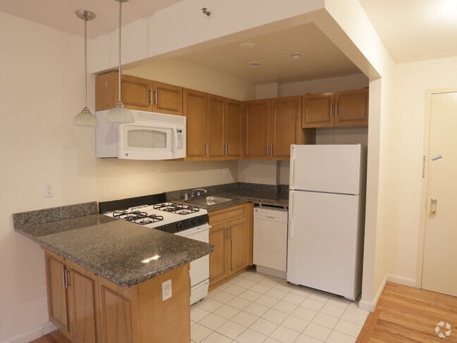 Alma East - Alma East Apartments