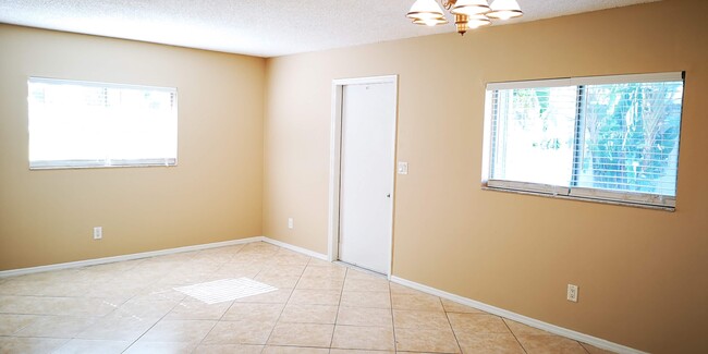 16 SE 16th Pl Unit 4