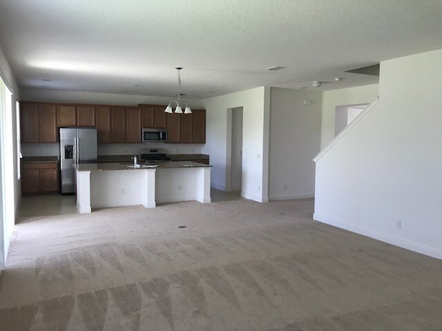 Photo - HUGE 5 BEDS TWO STORY!!! CLOSE TO HIGHWAYS...