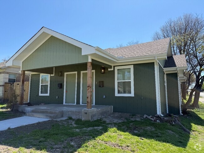 Building Photo - 502 E Woodin Blvd Rental