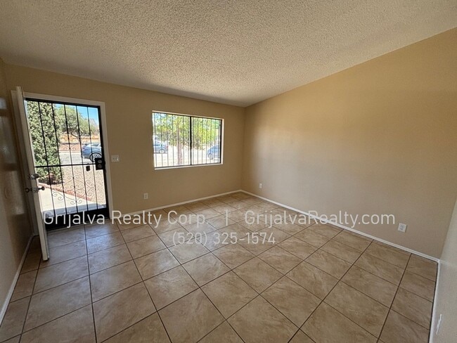 Photo - 3 Bedroom, 2 Bath Midvale House for Rent  (Valencia/Midvale)