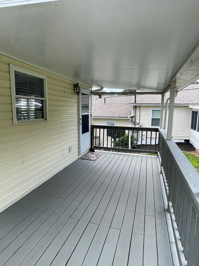 Photo - 5233A Beechcrest Dr