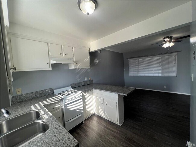 Photo - 4750 W Broadway Unit 1/4