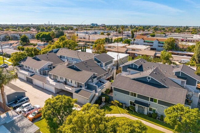 Building Photo - Fullerton Condo Near CSUF + Easy Freeway Access