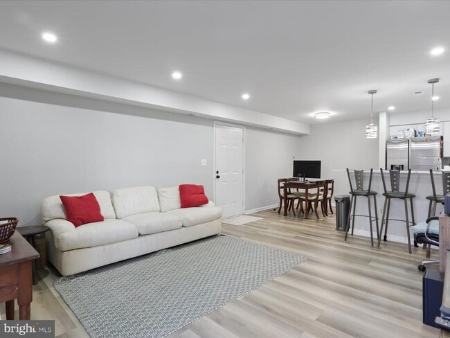 Building Photo - 6908 Mary Caroline Cir Unit B